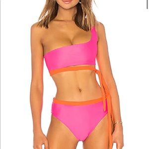 NWT never worn. Super cute just doesn’t fit! Size medium